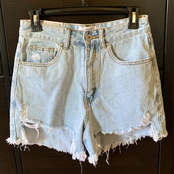 High rise ripped short - Picture 3 of 6